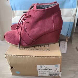 Toms Suede Booties Size 5
